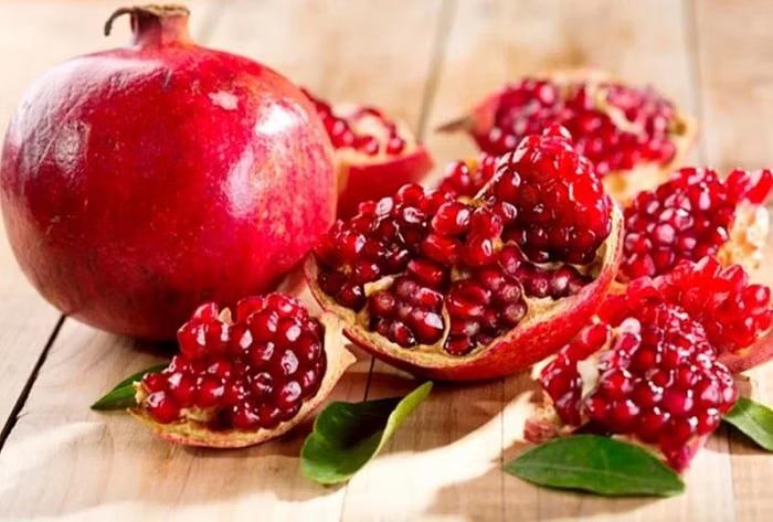 Benefits and harms of eating pomegranate, know how effective pomegranate is for health