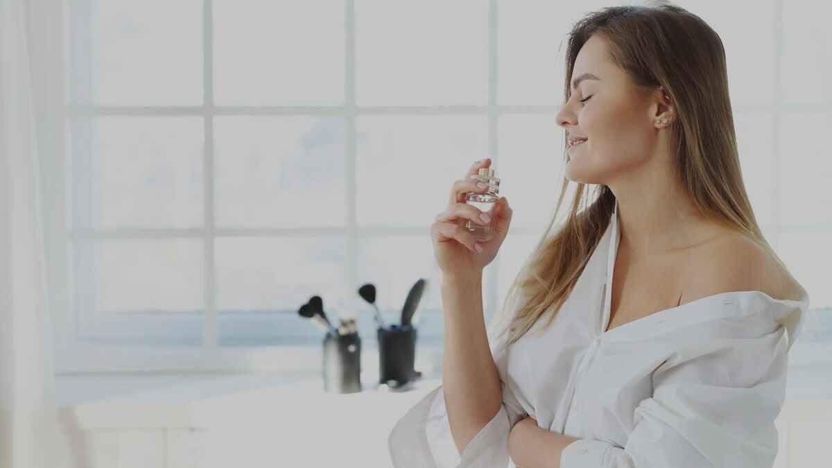 Apply perfume on these 5 places of the body, the fragrance will remain throughout the day