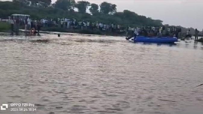 Gozari Incident; 4 youths drowned in Malan river in Mahuva, 3 relatives died