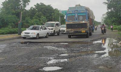 On Sihore Bhavnagar Highway, another pothole occurred at the same place