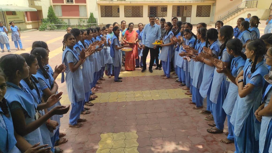 Sihore JJ Mehta Girls School Principal Amishaben Patel Departs, Dilipbhai Dangar Takes Over As New Principal