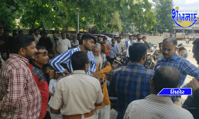 At Sihore Mamlatdar office, traders from the main market reached to present.