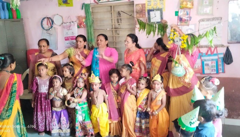 The Janmashtami festival was celebrated in the Anganwadi at Ghangli in Sihore