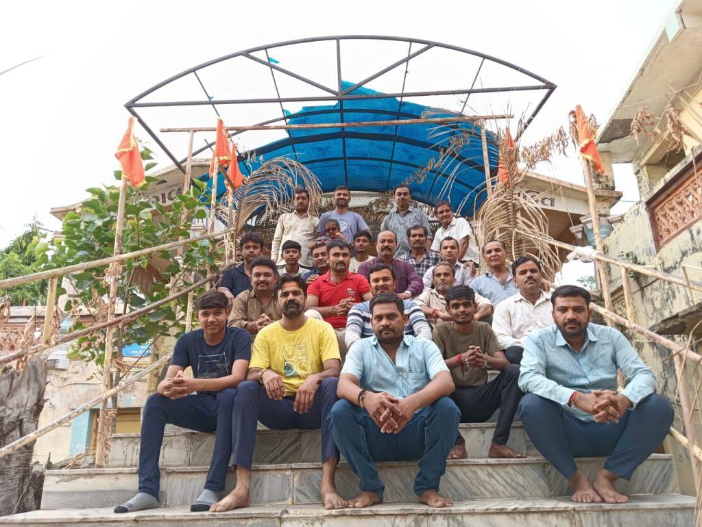 Navnath Mahadev's padyatra was conducted by Sihor Motachok Mitra Mandal